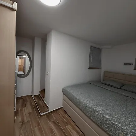 Altana Lägenhet Izola